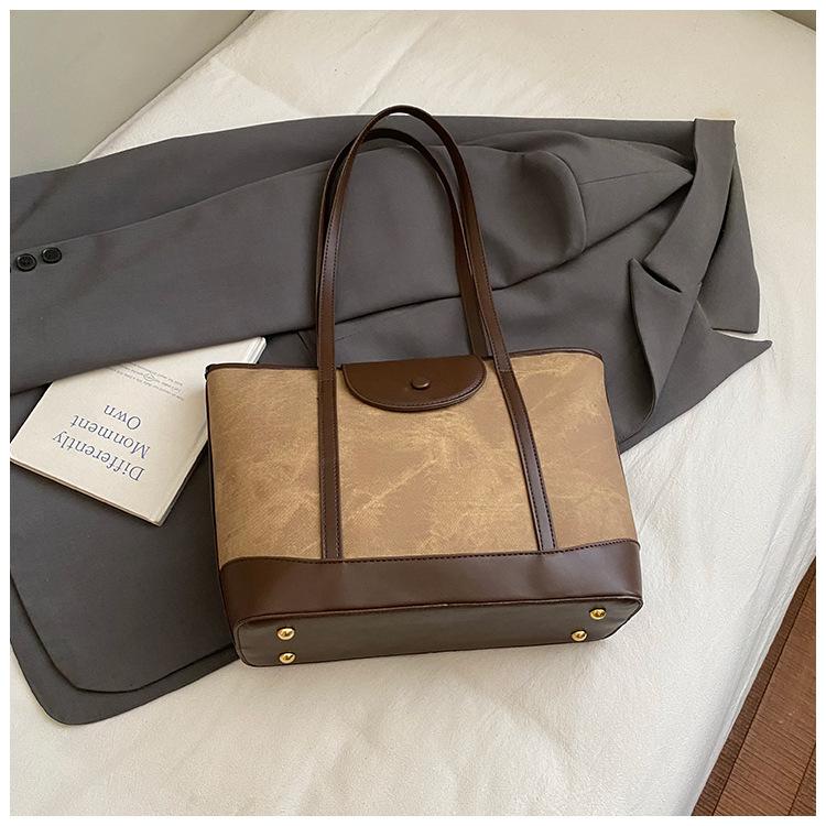 

Casual large-capacity bag women s 2025 autumn new foreign style fashionable commuting simple tote bag feeling shoulder bag