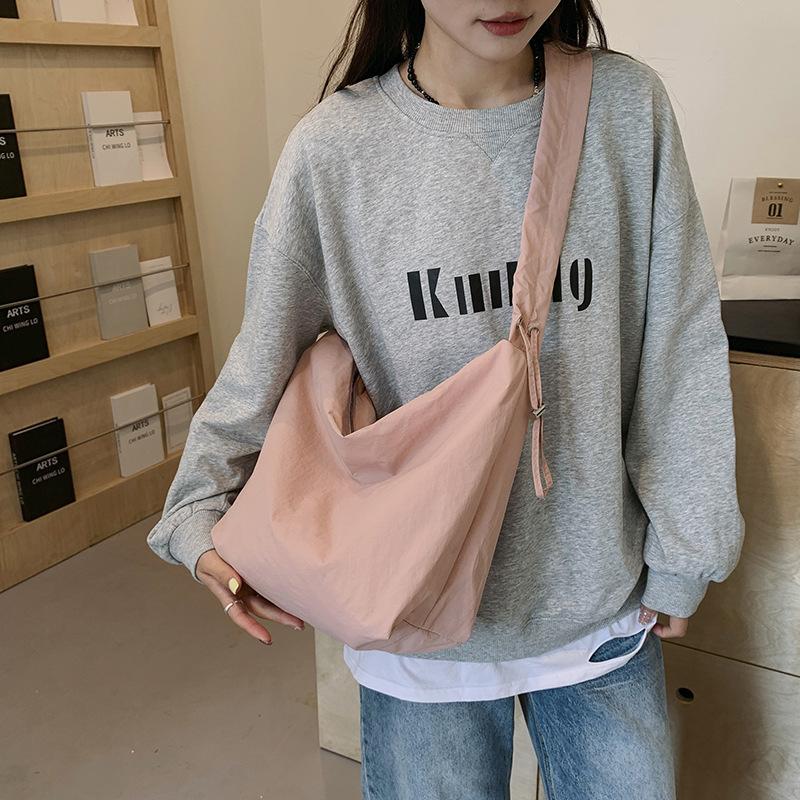 Fashion texture pleated shoulder bag 2025 solid color texture simple underarm dumpling bag women
