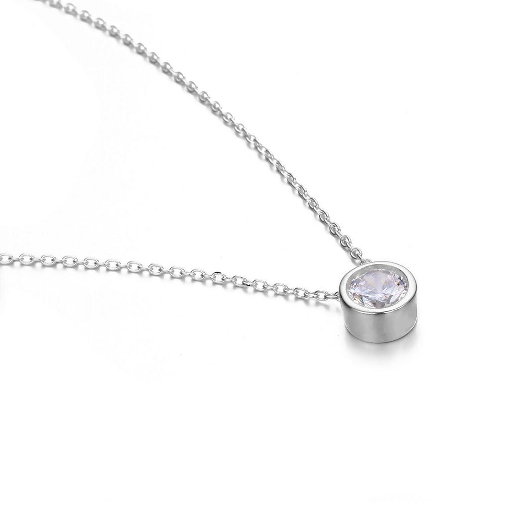 eManco Elegant Titanium Steel Diamond Clavicle Necklace for Women - Versatile, Non-Fading, Stainless Steel Pendant.