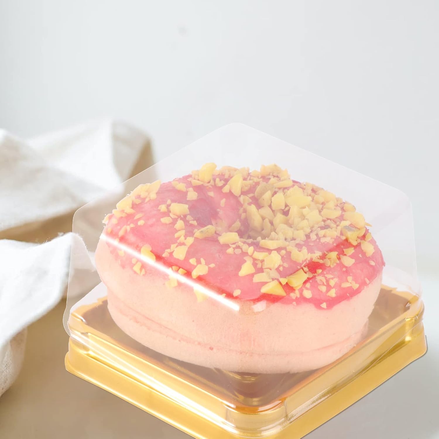 DOITOOL 150 Pack Single Clear Plastic Mooncake Box with Transparent Lids, Square Moon Cake Trays Mooncake Packaging Boxes, Muffins Dome Box