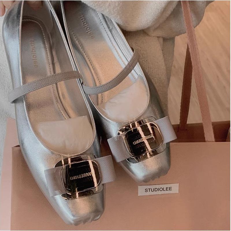 

Grape mother has the same style, ballet style metal buckle with round head, grandma single shoes, shallow mouth Mary Jane shoes for women 35