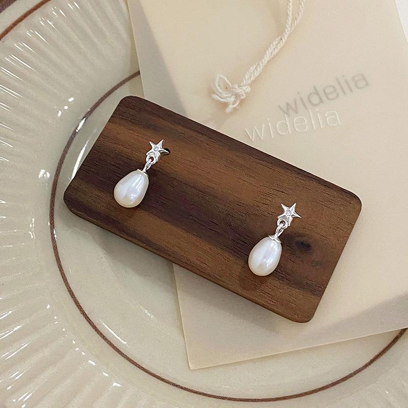 Light Luxury Star Pearl Earrings for Women High-end Exquisite Mini Star Earrings