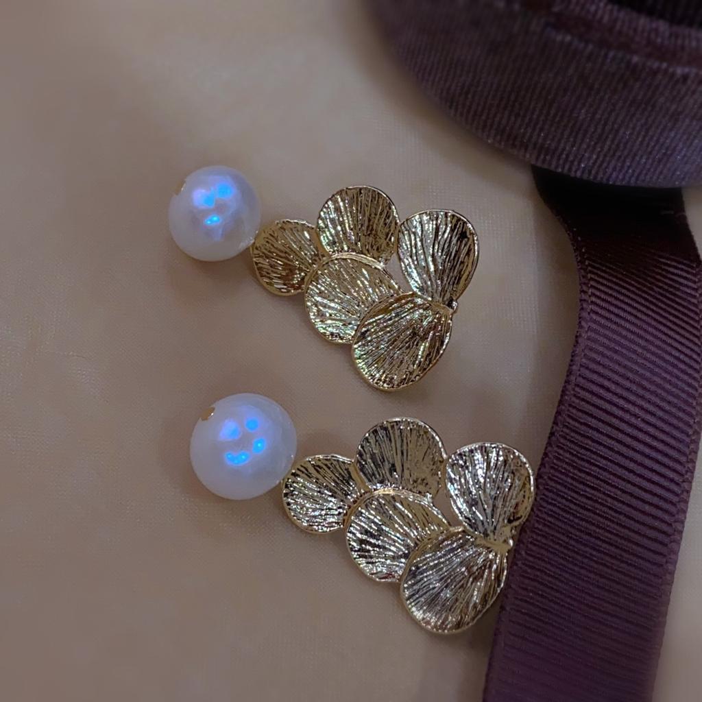 Natural Edison pearl stud earrings design sense exaggerated atmosphere large pearl earrings new foreign style personalized earrings women