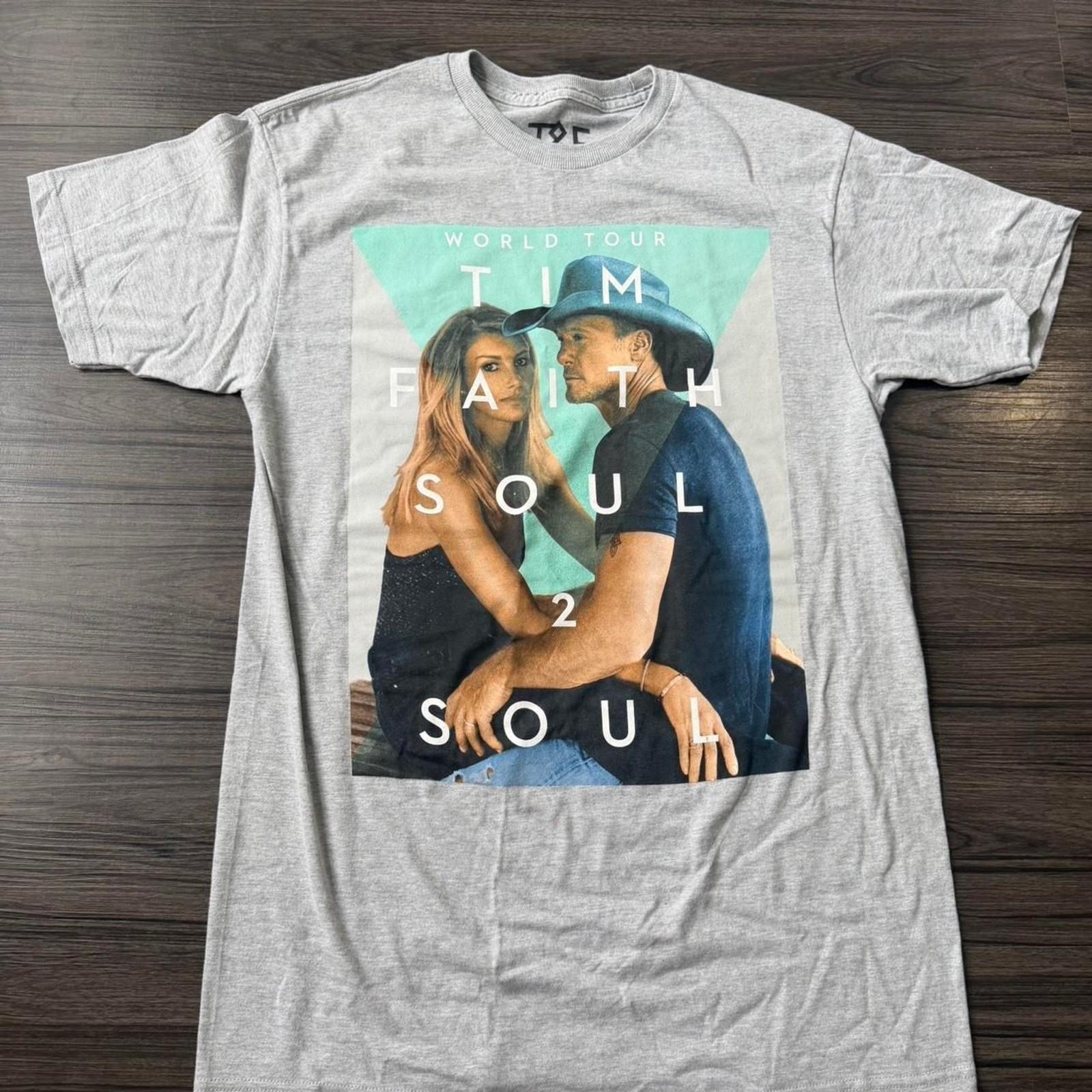 Tim McGraw and Faith Hill Soul2Soul World Tour 2018 grey Tee Size Medium Unisex T-Shirt S