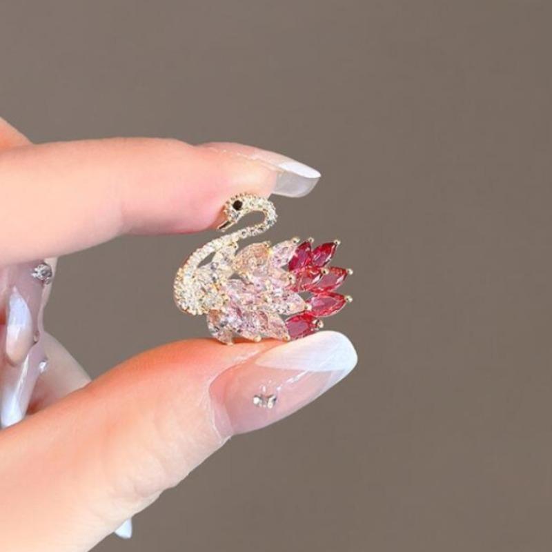 

Elegant Rhinestone Swan Brooches Zircon Corsage Animal Shaped Lapel Pins Women Wedding Clothing Scarf Accessories Jewelry Gifts