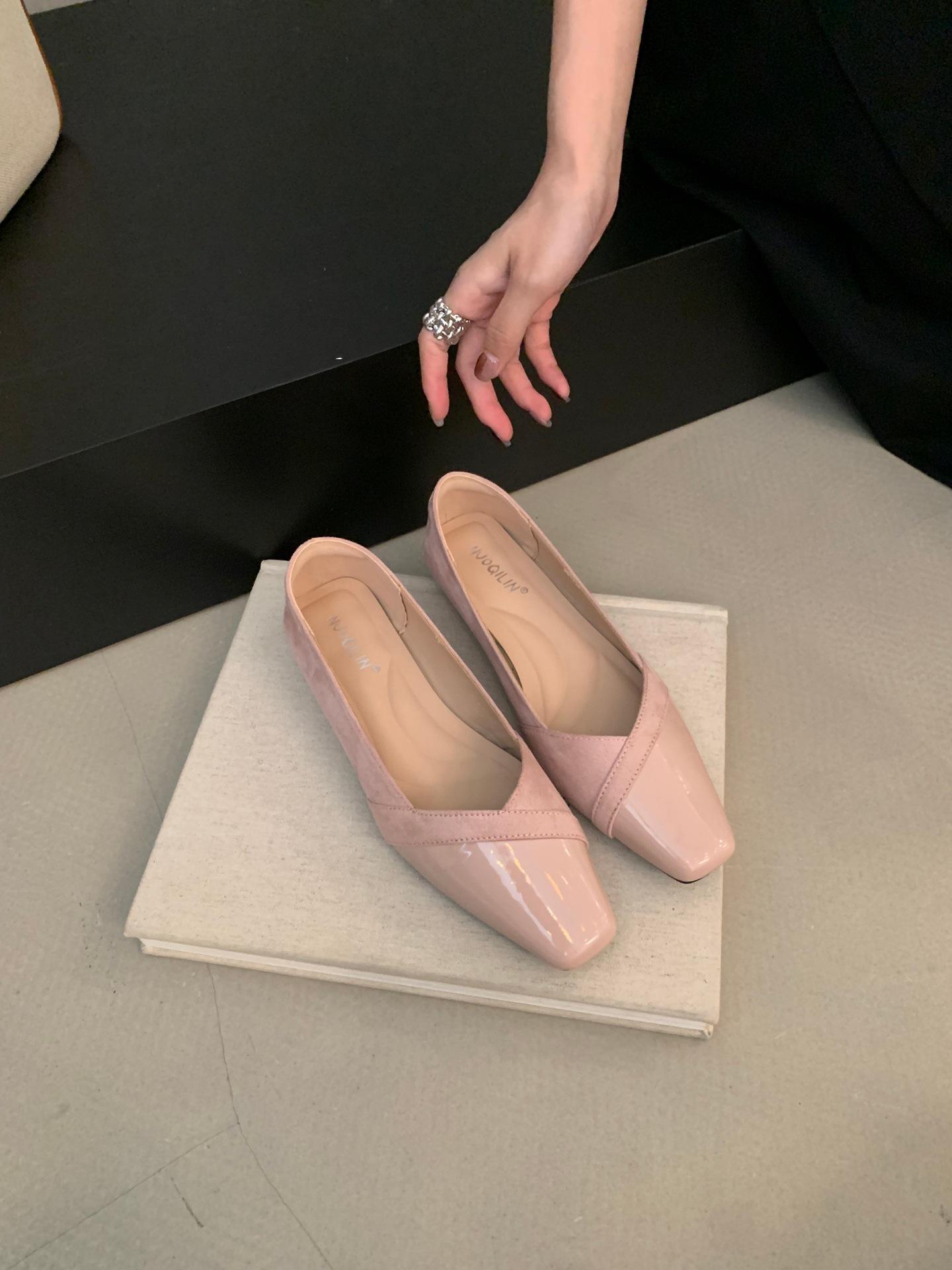 

French retro square head shallow mouth single shoes 2025 new autumn red small wedge heel grandma shoes one pedal Doudou shoes 39