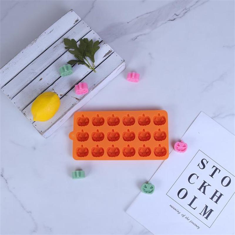 18 Holes Mini Halloween Silicone Pumpkin Mold for Thanksgiving Chocolate Gummies Candy Christmas Candy Cake Decoration
