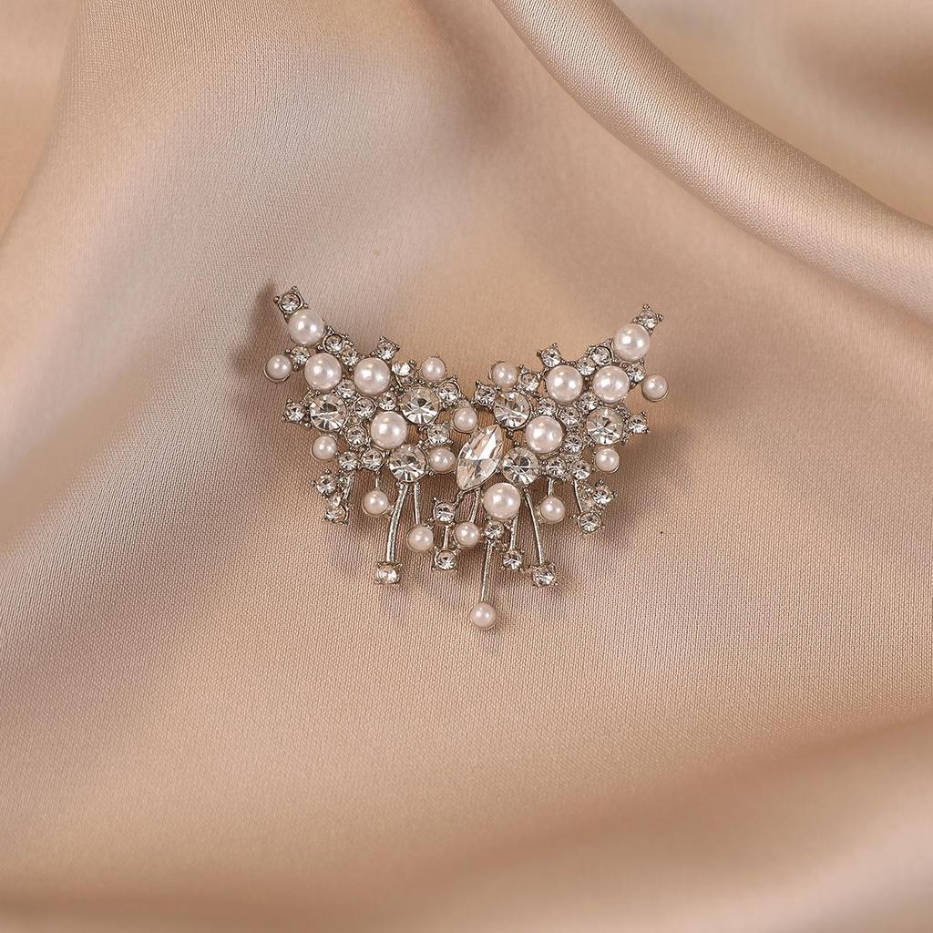 Elegant Pearl Brooch - High-End Minimalist Clothing Accessory