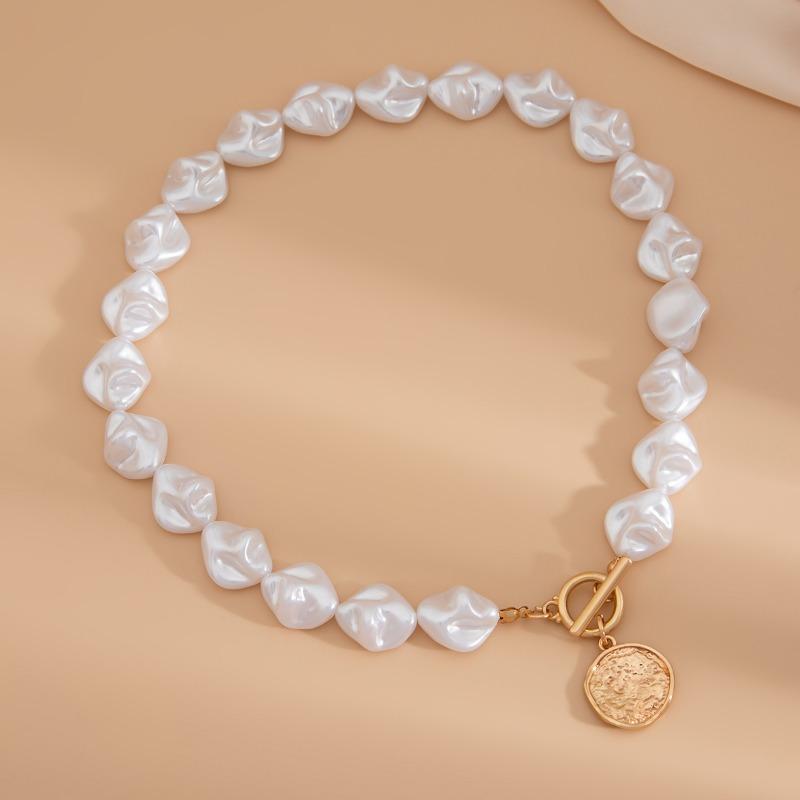 Fashion Irregular Shaped Faux Pearl Light Luxury Metal Clavicle Necklace Jewelry