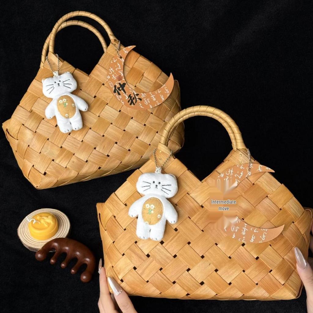 Retro Chinese Woven Bamboo Handbag and Zongzi Gift Basket - Perfect for Dragon Boat Festival Celebrations.