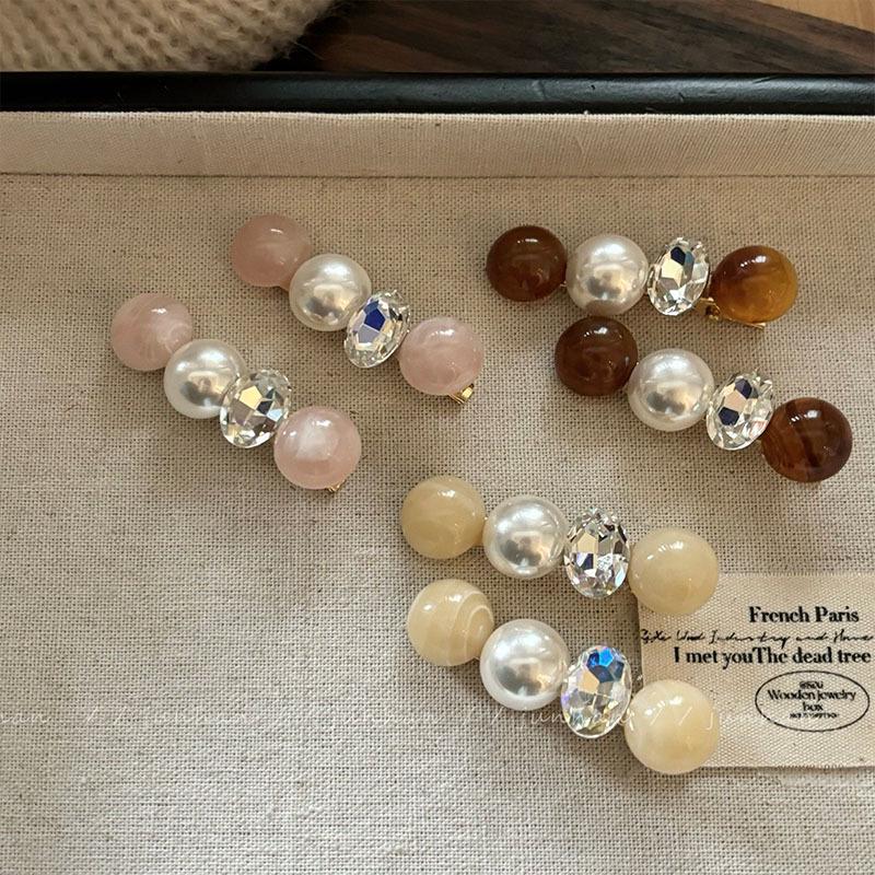 

Elegant Milk Tea Pearl Crystal Hair Clip: Fashionable Duckbill Side Clip for Women