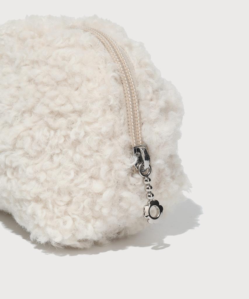Covernat Woman Clover Heart Fluffy Pouch Ivory