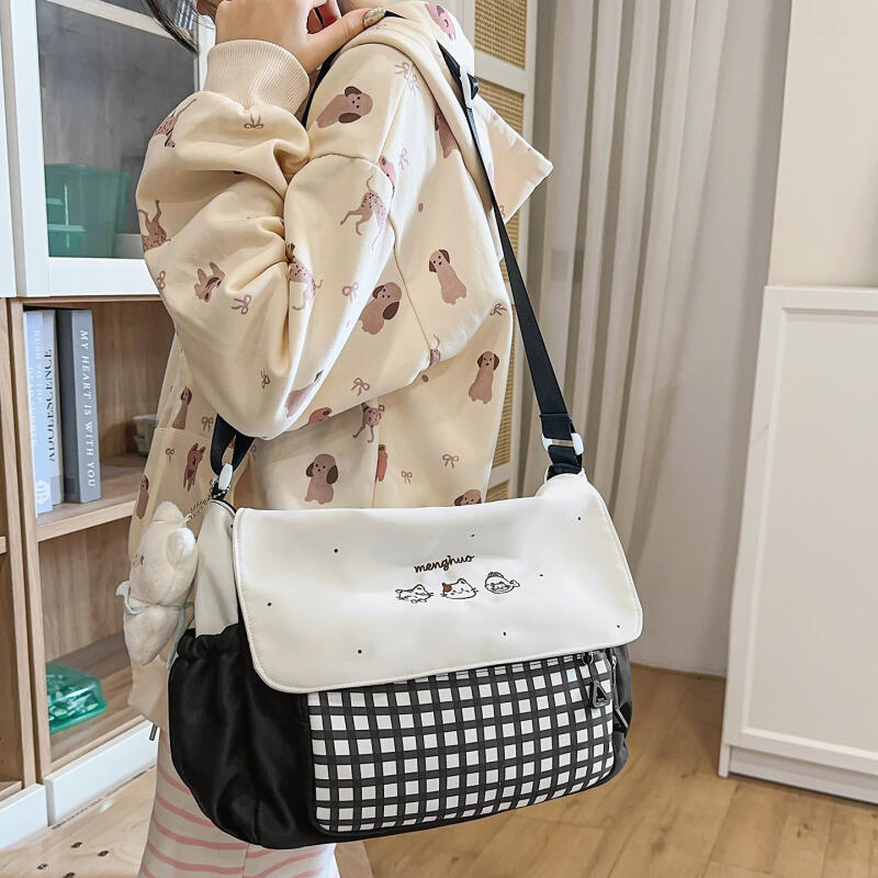 Kitten Plaid Shoulder Bag Junior High School Student Lightweight Travel Crossbody Bag