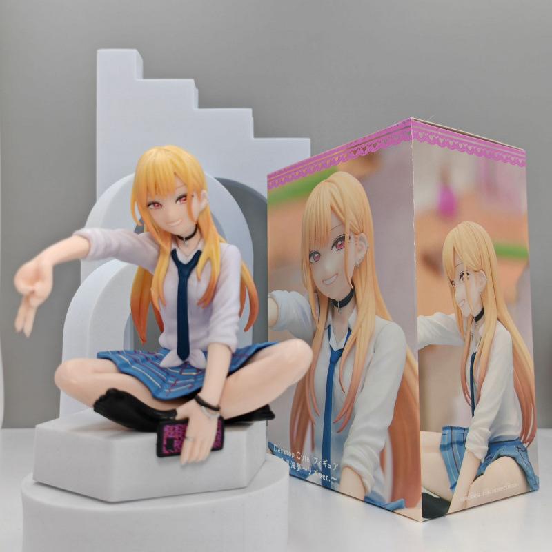 Changing dolls fall in love, sitting like Duochuan Sea Dream figure, school uniform animation beautiful girl second dimension