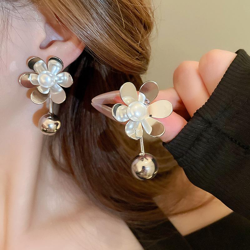 European & American Silver Needle Earrings with Faux Pearl & Metallic Floral Design