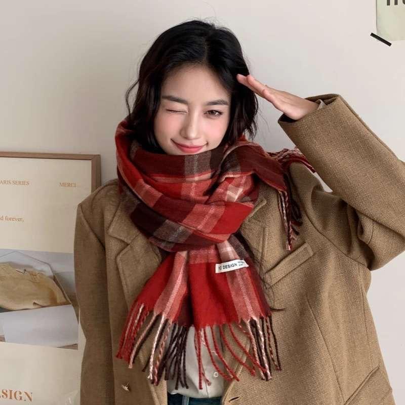 New Korean New Year's red plaid scarf for girls to keep warm in winter, couple's Christmas and holiday gift atmosphere