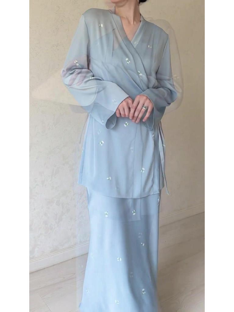 2023 Autumn V-Neck Satin Skirt Set with Long Sleeve Printed Top