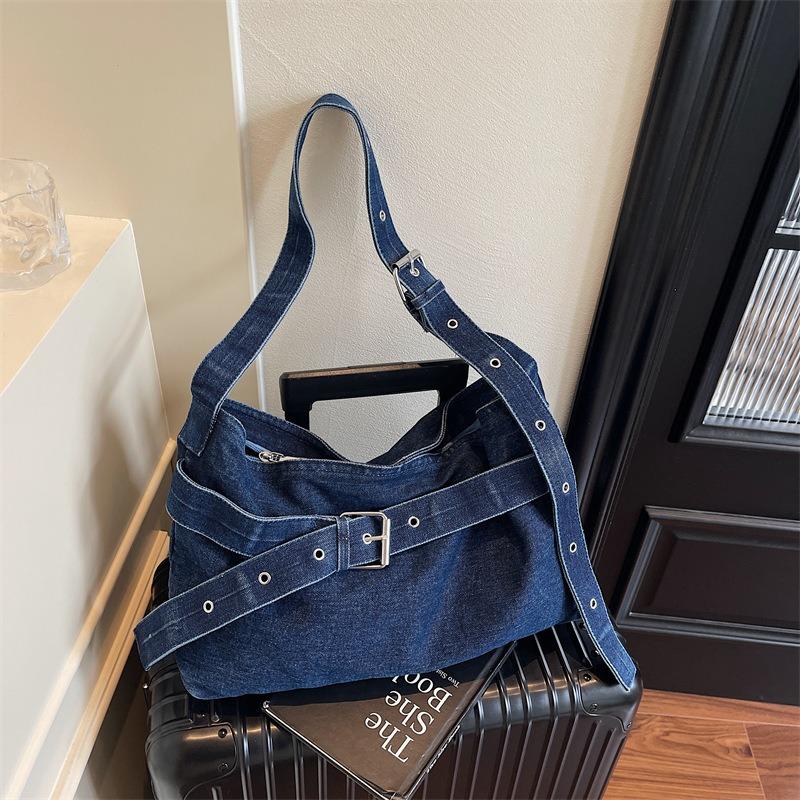 Large-capacity commuter shoulder bag, simple autumn new underarm denim tote women's bag trend