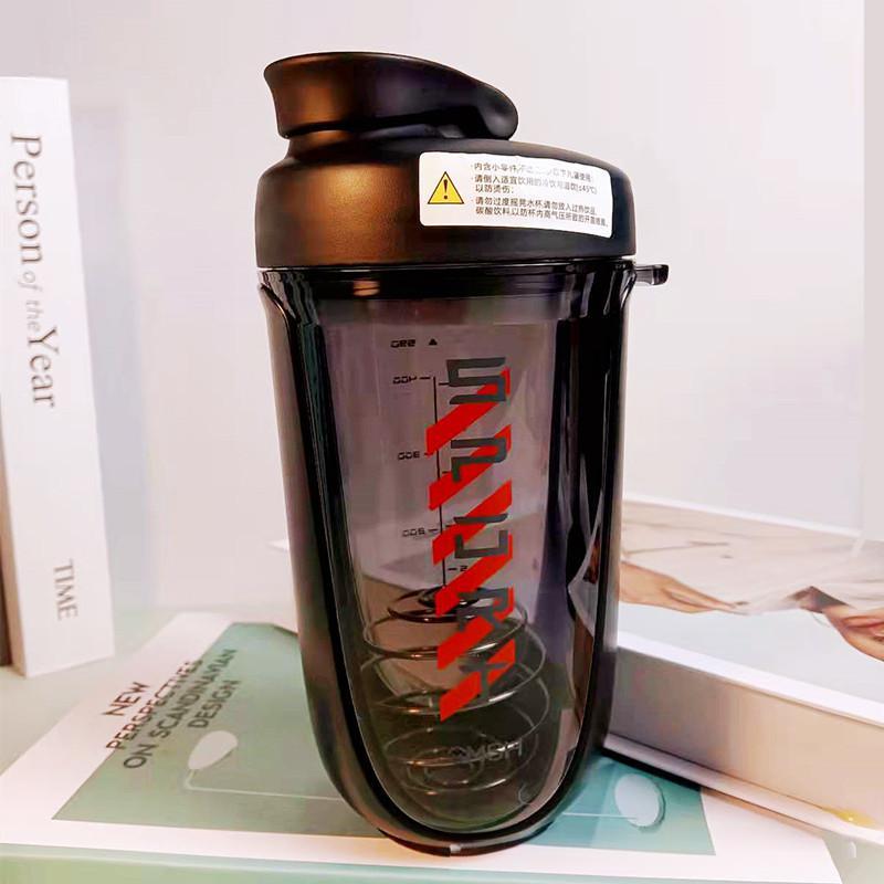 Shaker für Männer und Frauen aus robustem Kunststoff für Fitness und Sport