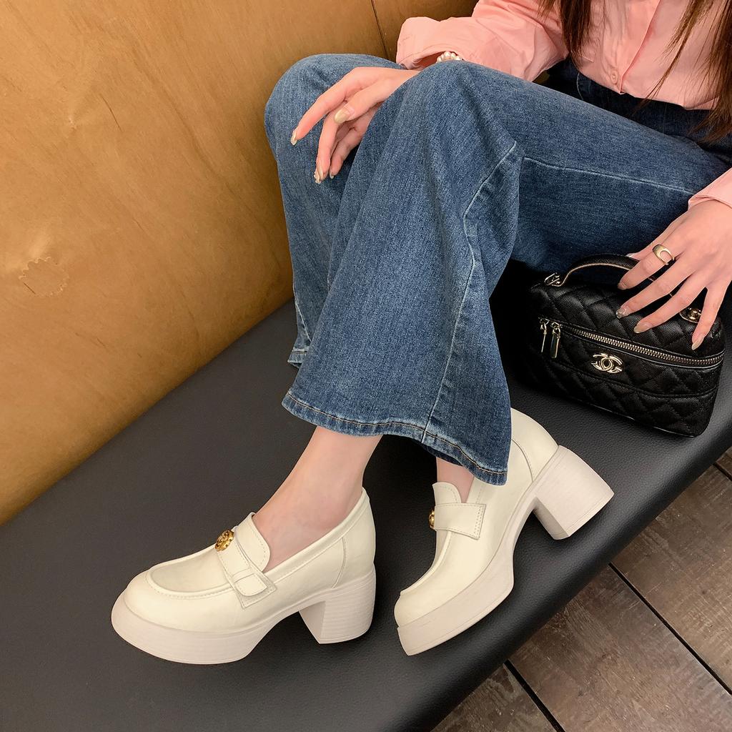 Taller small man versatile thick heel women's spring new camellia retro British style small leather shoes