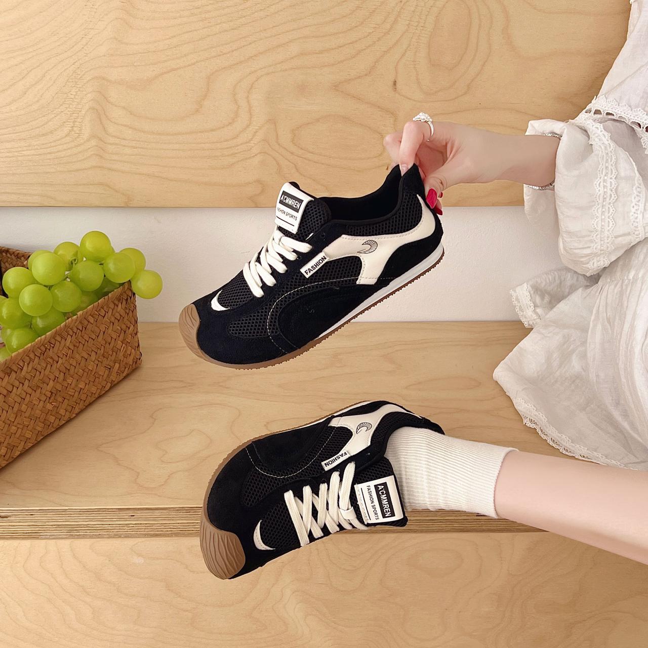 

Модная женская обувь для бега, дышащая, на толстой подошве, повседневные спортивные кроссовки, обувь Dequn, обувь для увеличения роста, весна-лето 2025 40 чёрный