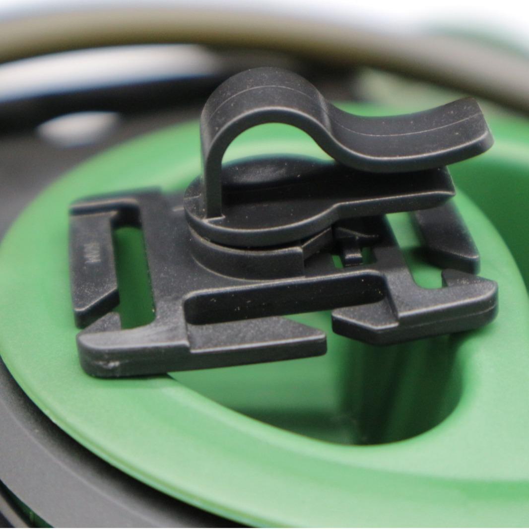 

Зажим для шланга с 8 уровнями регулировки, вращающаяся на 360 градусов пряжка Molle для гидратора армия зеленый