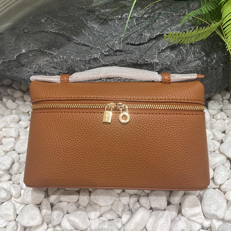 Bolso bandolera y bolso de mano de piel de vaca con grano lichi L19 italiano