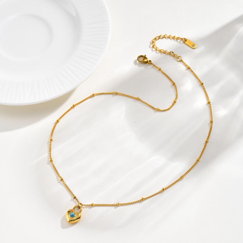 Vintage Heart Pendant Necklace Women Satellite Beads Chain Turquoise Love Necklace 18K Gold Plated Fashion Accessoreis