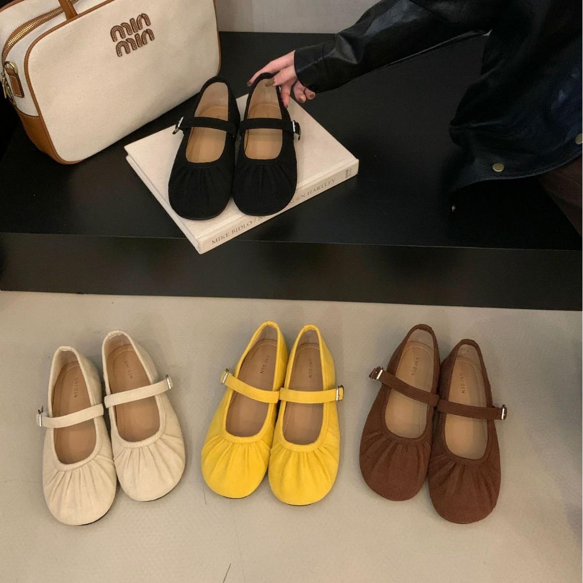 

2025 new round head pleated word with soft sole shallow mouth versatile OL women s shoes 39 жёлтый