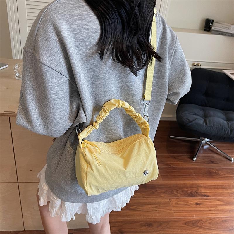 Fashion and Foreign Style Large-capacity Messenger Bag Trendy Simple Pleated Large-capacity Nylon Cloth Dumpling Bag Women's Shoulder Bag