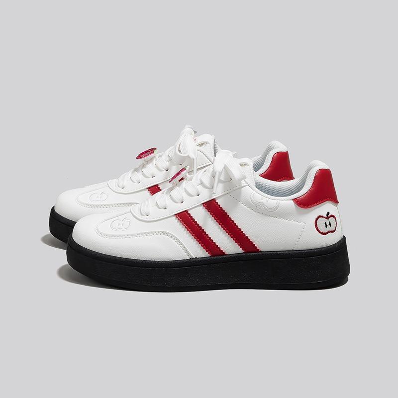 Niche women's shoes autumn new little white shoes women's flat bottom lightweight casual sports skateboard shoes