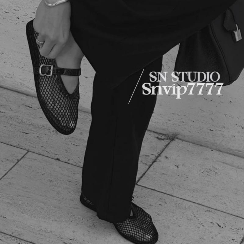 Hollow ballet shoes women's flat bottom one-word buckle metal mesh Mary Jane shoes women's niche design single shoes