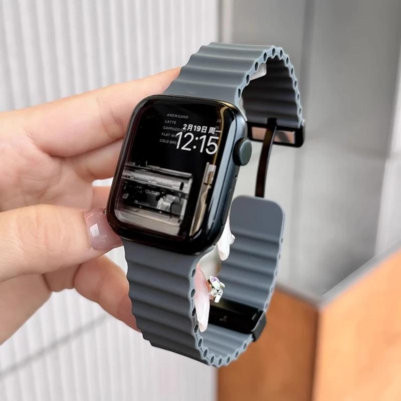 Silicone Strap For Apple watch band 49mm 46 45 44 40 41 38mm magnetic buckle bracelet iWatch series 3 4 5 6 se 7 8 9 10 Ultra 2