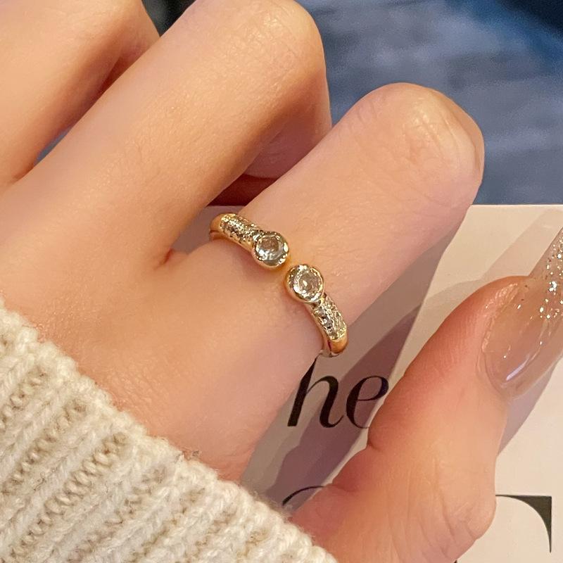 Mittelalterliches Gold-Rautenmuster Französischer Retro Offener Ring Nischen-Design Personalisiertes Leichter Luxus Blinken High-End Accessoires