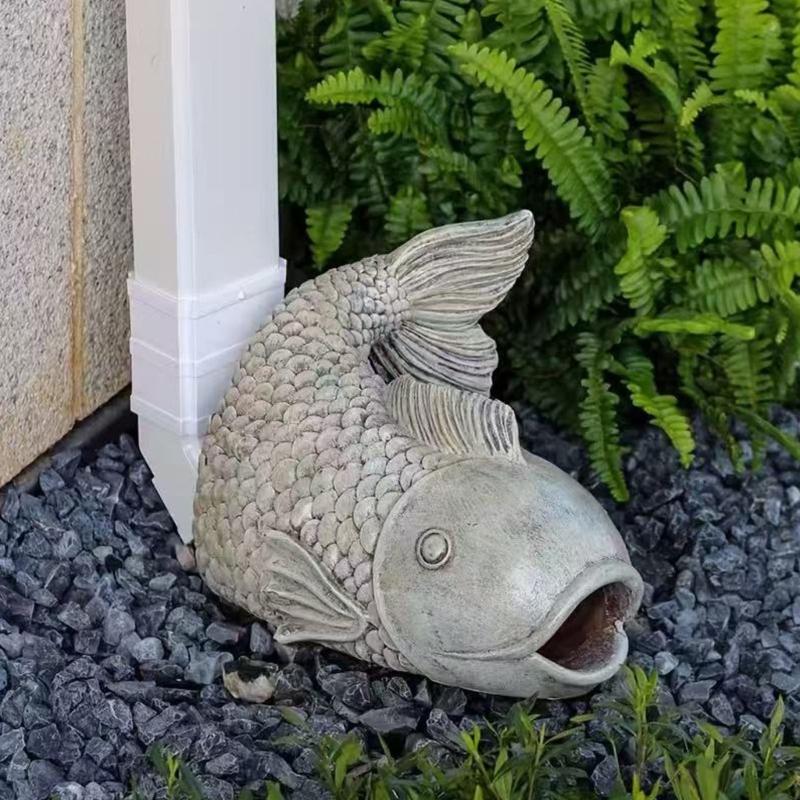 Elegante künstliche Fischstatue mit funktionierender Entwässerung, Fischform, Harz-Rinne für Terrassen und Gartendekoration