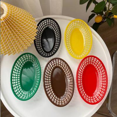 1 Stück Aufbewahrungskorb Retro-Stil Kunststoff Farbe Desktop-Aufbewahrung Einzigartiger Durchbruch Snackteller Abtropfkorb