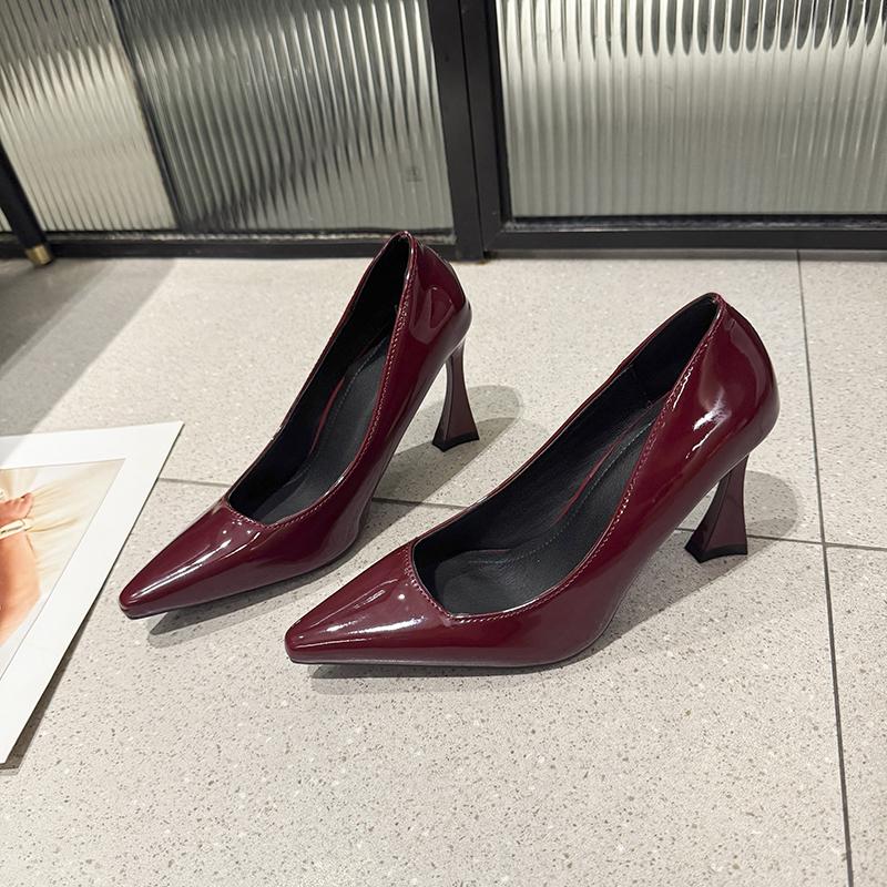 Fashion French Black Heels Fashion 2025 Sexy New Pointed Toe Patent Leather Single