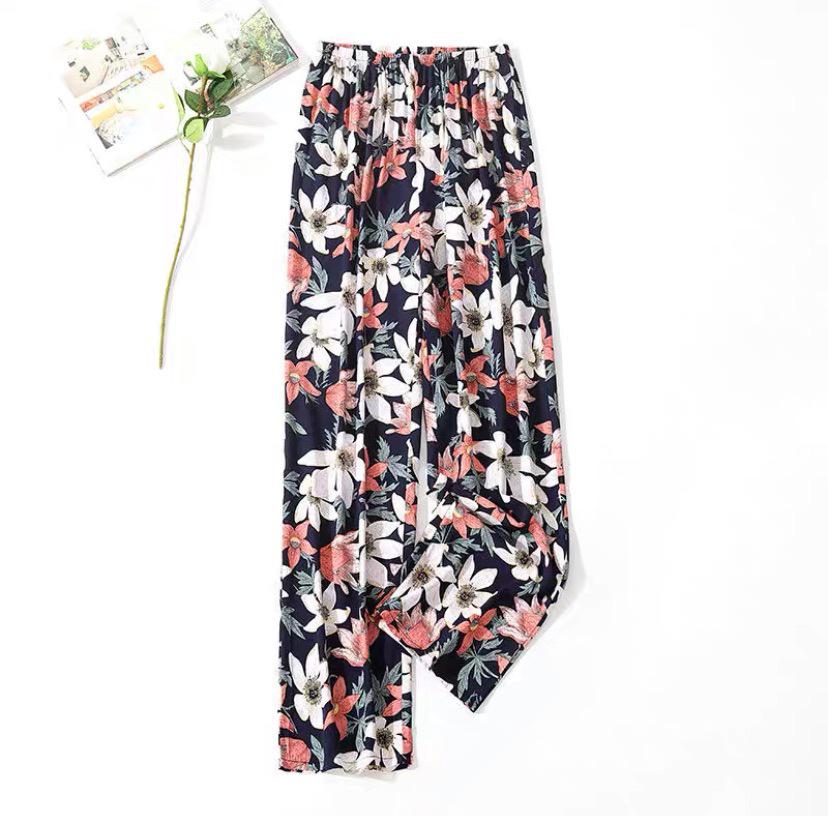 Damen Übergröße Baumwolle Viskose Pyjamahose, Cartoon-Blumendruck, Lockere Neun-Punkt-Strandhose, Outdoor-Bekleidung