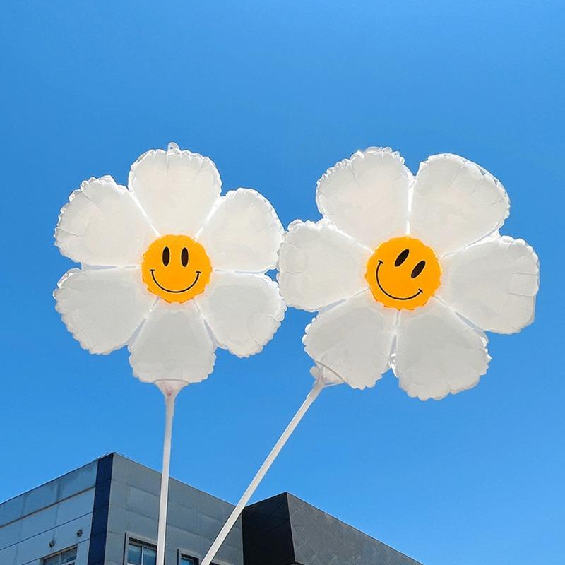 Flower Balloons, Daisies, Sunflowers, Smiling Face Balloons, Ground Promotion, Setting Up Stalls, Holding Balloons, Birthday Decorations, Photo Props