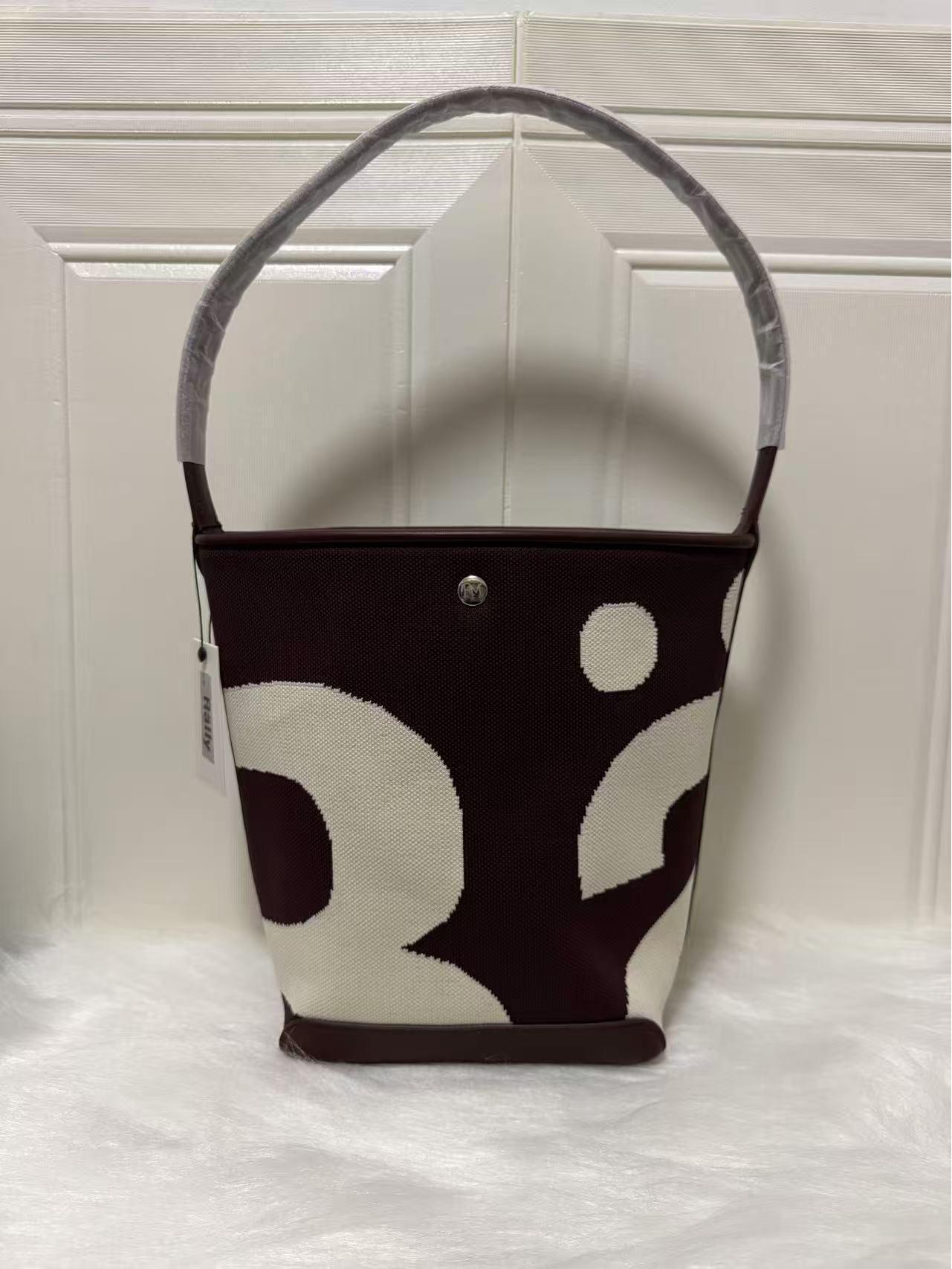 Сумка-ведро через плечо Thailand - модная сумка через плечо с буквенным принтом большой вместимости для женщин 18x15x25 cm зелёный