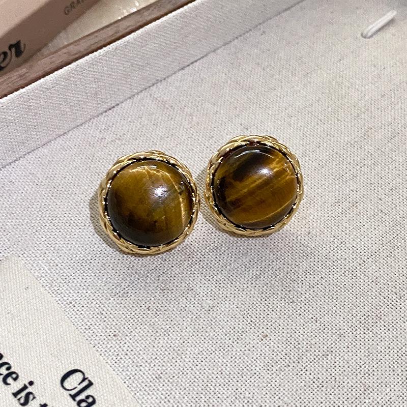 Silver Needle Tiger Eye Earrings - Retro High-End Studs with Niche Versatile Style and Elegant Temperament