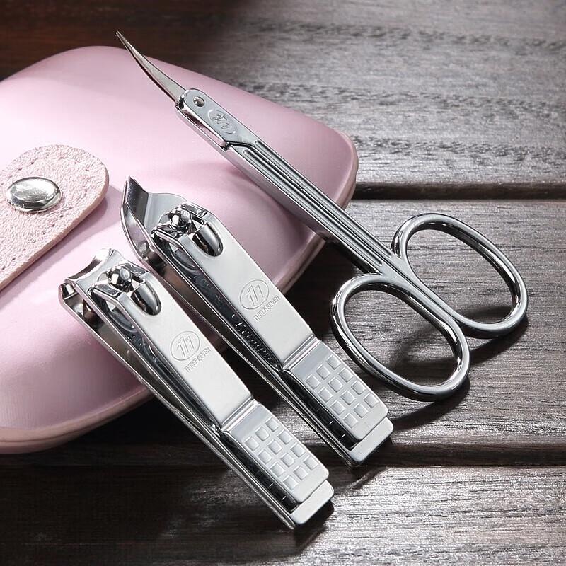 777 6-Piece Manicure & Grooming Set
