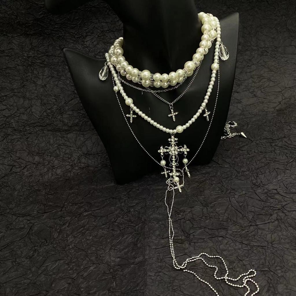 Y2K Stil Mehrlagige Perlen- & Diamanten-Kreuzkette