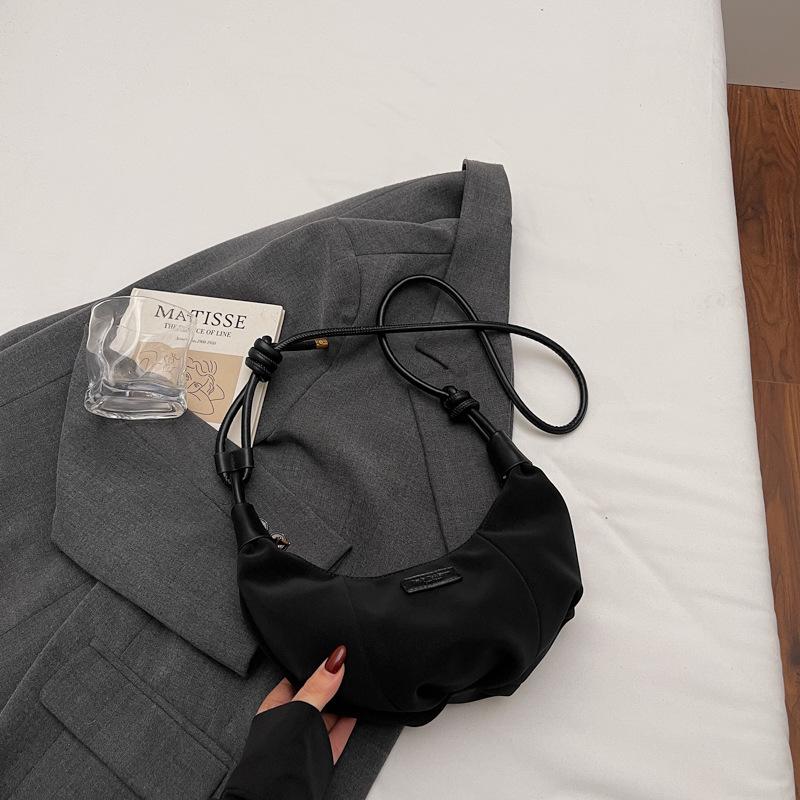 

A Niche Quality Crossbody Bag, Casual and Fashionable Single-shoulder Dumpling Bag without pendant чёрный