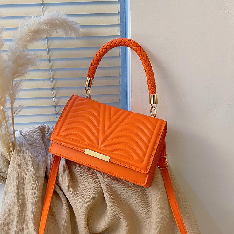 

Женская темпераментная простая однотонная сумка 2025 весна новая универсальная ins сумка-мессенджер корейская версия маленькая квадратная сумка женская оранжевый