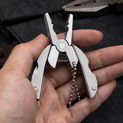 6 In 1 Multitool Portable Stainless Steel Pliers Keychain Screwdriver Mini Folding Tools for Camping for Survival  Accessoires