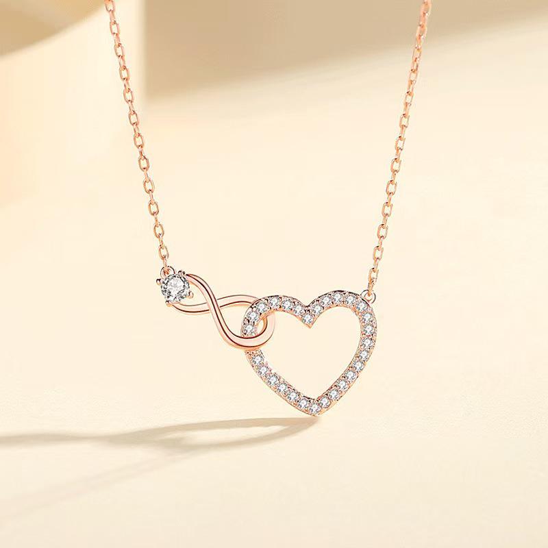 Elegant Zirconia Heart Pendant Necklace with Clavicle Chain