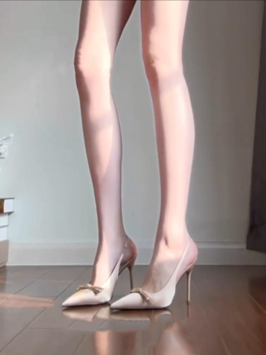 

Весна новая атласная обувь на высоком каблуке женские шпильки бант темперамент острый носок лодочки летние босоножки с закрытой пяткой 40 шампанского