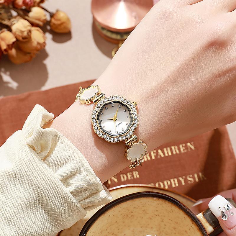 Topp Luksusstiler Dame Quartzklokker Merke Mote Damearmbåndsur Beste Gaver Klokke til Kone, Venninne, Familie