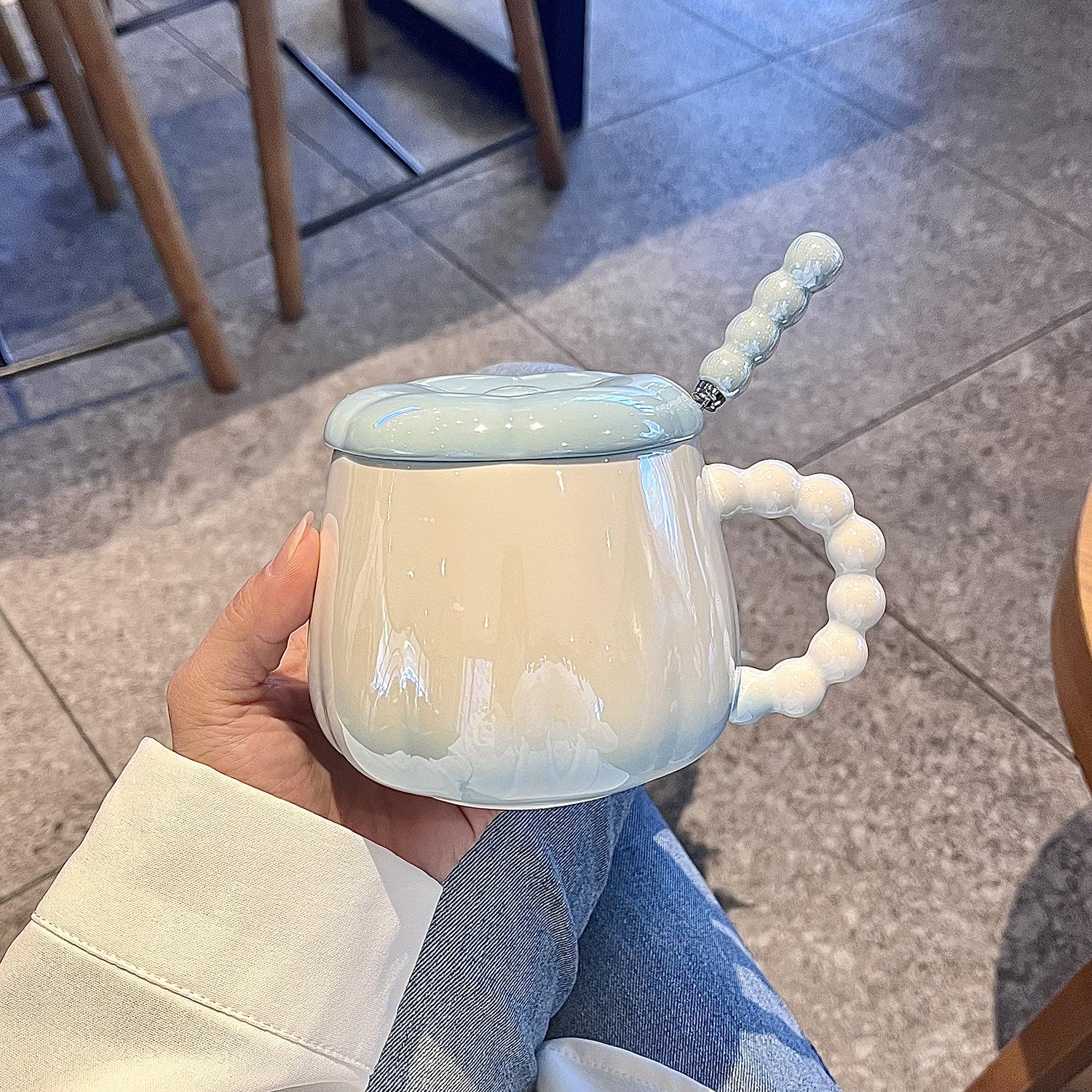 

Кружка перламутровая высокой ценности с крышкой и ложкой, керамическая чашка для девочек, нишевая, для пар, чашка для воды, офисная чашка для кофе 301-400ml